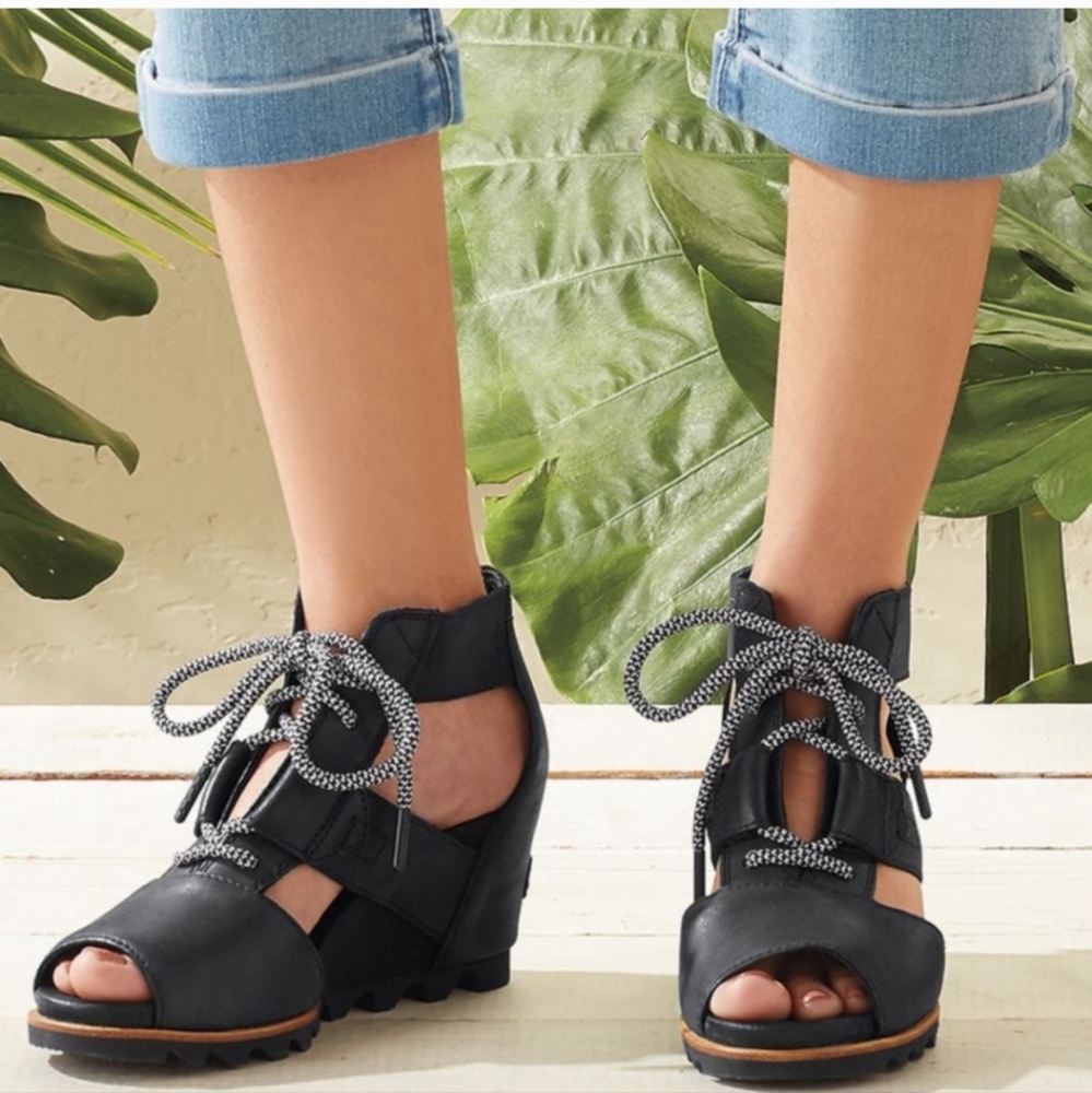 Sorel Joanie II‎ Black Leather Wedge Sandals